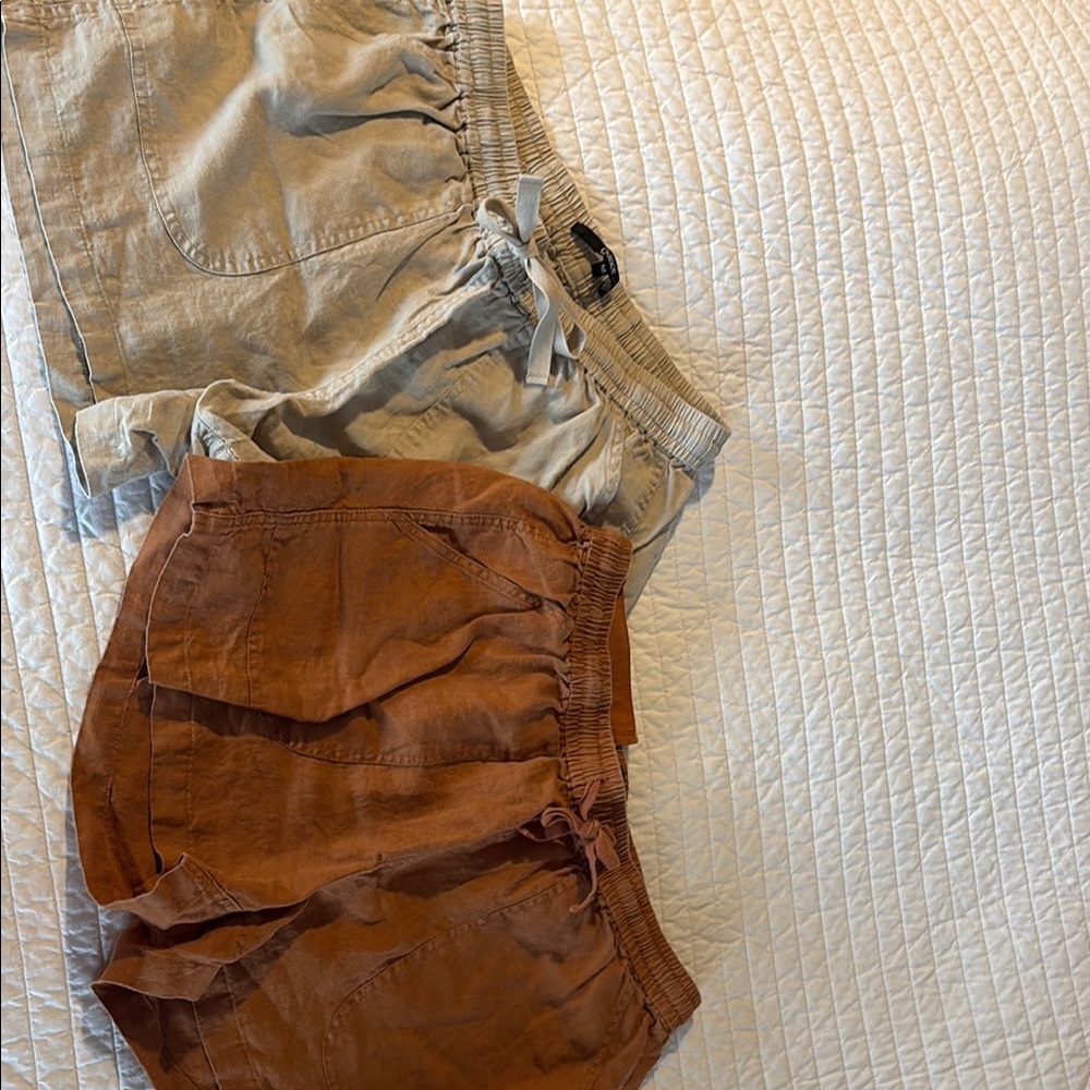 2 Pairs Quince Women's Shorts in Tan and Brown